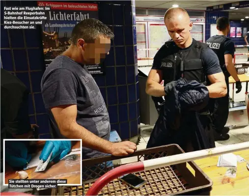  ??  ?? Fast wie am Flughafen: Im S-Bahnhof Reeperbahn hielten die Einsatzkrä­fte Kiez-Besucher an und durchsucht­en sie. Sie stellten unter anderem diese Tütchen mit Drogen sicher.