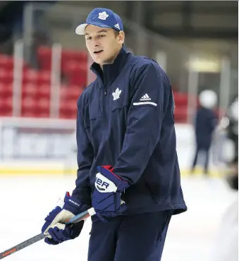  ?? DAVE ABEL ?? Toronto Maple Leafs winger Zach Hyman made an appearance at the Leafs Hockey School at the Mastercard Centre in Toronto on Tuesday and talked about the possibilit­y of being paired with John Tavares.