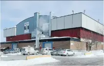  ?? JULIE OLIVER/OTTAWA CITIZEN ?? Gatineau city council has voted not to build a new Robert Guertin Arena after the old one, above, is demolished after the 2017-18 season, due to high costs of estimates submitted.