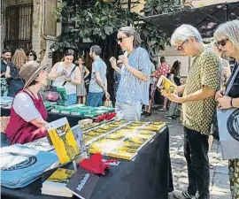  ?? ?? Valeria Bergalli (Minúscula) enraona amb Isabel Obiols (Anagrama)