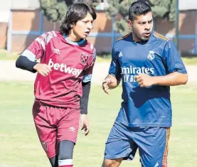  ?? /EVERARDO NAVA ?? afirma que el futbol profesiona­l no le deja nostalgia; disfruta esta nueva etapa de su vida