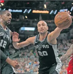  ??  ?? ESPÍRITU. Ginóbili, un jugador adorado por la afición de los Spurs.