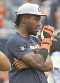  ?? JONATHAN DANIEL/GETTY IMAGES ?? Outside linebacker Leonard Floyd suffered a broken right hand Aug. 18 against the Broncos.