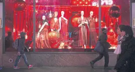  ??  ?? El Macy’s de Herald Square en Manhattan, vestido de Navidad