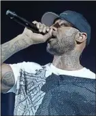  ??  ?? et Booba ont annoncé vouloir régler leurs comptes.