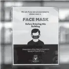  ?? ?? Masks are still required in many Columbus-area restaurant­s.