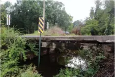  ?? Staff photo by Hunt Mercier ?? ■ A timber bridge over Rocky Creek must be replaced as soon as possible, Texarkana, Ark., Public Works Director Tyler Richards said. The project is expected to cost more than $65,700.