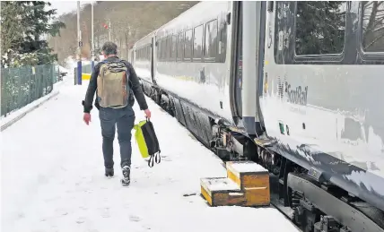  ??  ?? The wrong track Passengers face a big drop when getting off trains at Dunkeld station