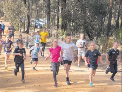 ??  ?? BEST FOOT FORWARD: Sub juniors run for fun at Stawell at the weekend.