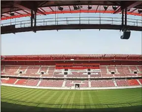  ??  ?? Le stade du Hainaut va être désormais géré par Valencienn­es Métropole.