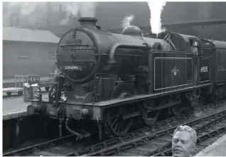  ?? P MOFFAT/COLOUR-RAIL.COM ?? Gresley ‘N2’ 0-6-2Ts were regulars at King’s Cross. Top Shed’s North British-built No. 69535 is there in its final years - it was withdrawn in September 1962.