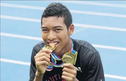  ?? JAPAN TIMES ?? Brown, con sus oros del Mundial Juvenil de 2015. Entrena en Holanda y el año que viene se integrará en el atletismo universita­rio USA