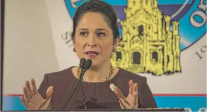  ?? | RICH HEIN/ SUN- TIMES ?? State Comptrolle­r Susana Mendoza likened her office Monday to George Bailey of “It’s aWonderful Life.”