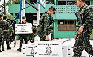  ??  ?? Algunos consideran que la Constituye­nte puede provocar “más daños irreversib­les a la débil economía” de Honduras.