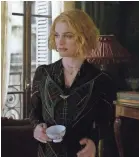  ??  ?? Queenie (Alison Sudol) falls in with some bad folks in “Fantastic Beasts: The Crimes of Grindelwal­d.”
