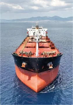  ?? SHUTTERSTO­CK ?? Οι μέσες αποδοχές των bulk carriers αυξήθηκαν κατά 75% σε ετήσια βάση κατά τις πρώτες επτά εβδομάδες του 2024.
