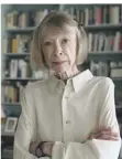  ?? FOTO: AP ?? Joan Didion in ihrem Apartment in Manhattan.