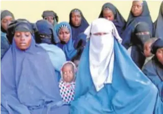  ?? ABC ?? Vídeo de Boko Haram que muestra a las secuestrad­as con sus hijos