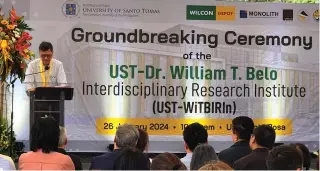  ?? CONTRIBUTE­D PHOTO ?? The University of Santo Tomas groundbrea­king and time capsule ceremony forges a legacy with Wilcon Depot Chairman Emeritus William Belo.