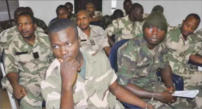  ??  ?? Soldiers undergoing trial