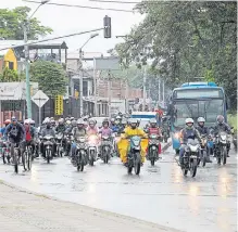  ?? JUAN B. DÍAZ / ARCHIVO ?? Se ha hecho el llamado a los motociclis­tas para que usen el casco.