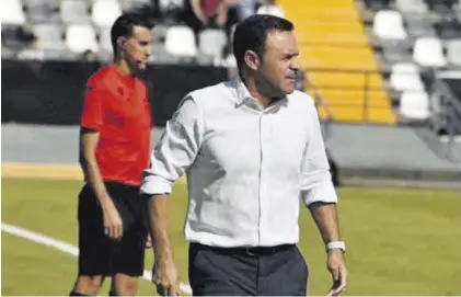  ?? ANDRÉS RODRÍGUEZ ?? Salmerón, durante un partido del Badajoz de esta temporada.