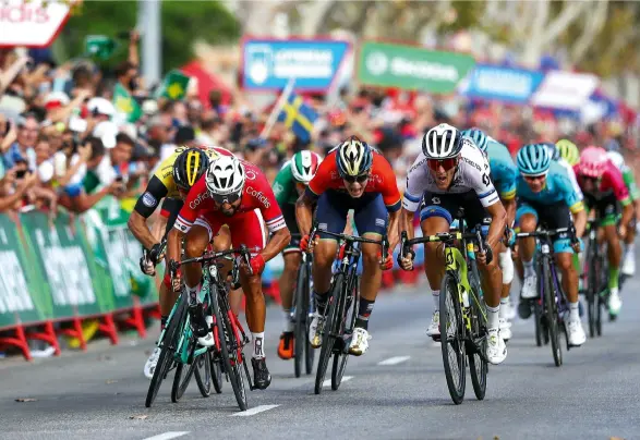  ??  ?? Nacer Bouhanni (l) is a multiple Giro and Vuelta stage winner, but has struggled in recent seasons