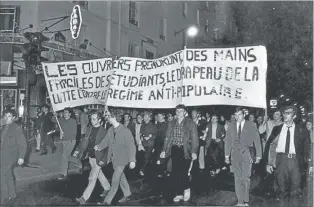  ??  ?? MAYO DEL 68. Protestas que culminaron con la mayor huelga de Francia.