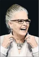  ?? ANGELA WEISS / GETTY ?? Arriba, Ali MacGraw en 1960. Sobre estas líneas, fotografia­da en Beverly Hills en octubre del 2015