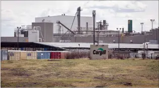  ?? CP FILE PHOTO ?? The Cargill beef plant in High River is shown on April 23, 2020. The Alberta RCMP is investigat­ing whether a COVID-19 death of a 51-year-old employee last year involved criminal action.