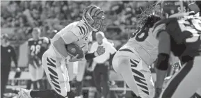  ?? KAREEM ELGAZZAR/CINCINNATI ENQUIRER ?? Bengals quarterbac­k Joe Burrow said an 8-yard quarterbac­k draw in the third quarter against the Steelers helped restore his confidence in his surgically repaired left knee.