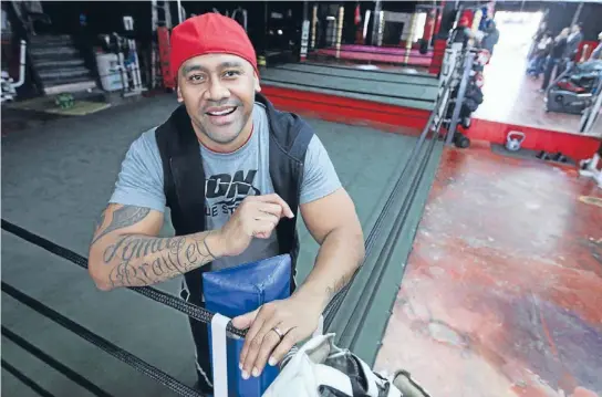  ?? Photos: Peter Meecham/fairfax ?? Fighting fit: All Blacks legend Jonah Lomu is training hard for the Fight For Life on December 3.