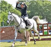  ?? FOTO: IMAGO ?? Das 88. Deutsche Springderb­y in Hamburg beendete Gilbert Tillmann mit Claus Dieter 2017 auf Platz zwei.