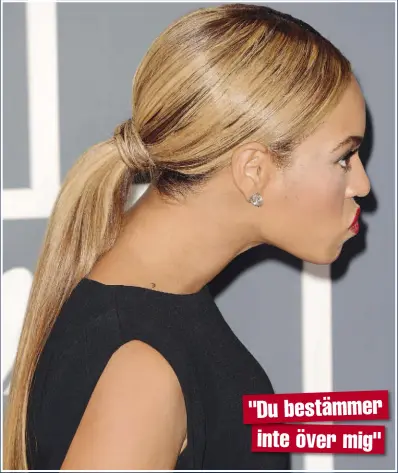  ??  ?? "DU BESTÄMMER INTE ÖVER MIG"
För tillfället sägs stjärnorna bo i varsin del av sitt enorma mansion och de klarar inte av att vara i samma rum. Nyligen hamnade de i ett jättegräl som slutade med att Beyoncé sulade en mobiltelef­on mot rapparen.