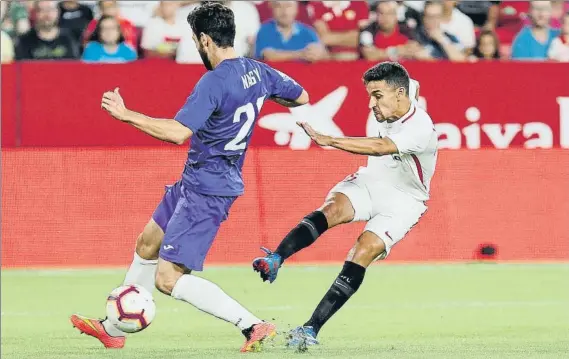  ?? FOTO: EFE ?? Jesús Navas fue el mejor del Sevilla ayer haciéndose dueño y señor de la banda derecha por la que jugó. Una pesadilla para los rivales en todo momento mientras estuvo en el césped.