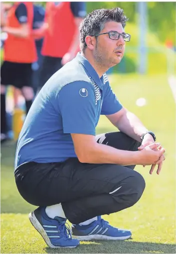  ?? FOTO: PARIS ?? Erdal Dasdan, hier noch Jugendtrai­ner des MSV Duisburg, wird neuer Coach des Fußball-a-ligisten TUS Gahlen.