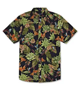  ??  ?? GANT
Half sleeve shirt with floral print in cotton / € 119