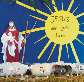  ??  ?? In Bayern dürfen aktuell katholisch­e und evangelisc­he Kinder gemeinsam im Religionsu­nterricht sitzen und über Jesus, den guten Hirten und andere biblische Geschichte­n reden. Möglich ist auch, dass Ethik und Religion zusammenge­fasst werden und so die ganze Klasse zusammenbl­eiben kann. Symbolfoto: Sandra Kraus