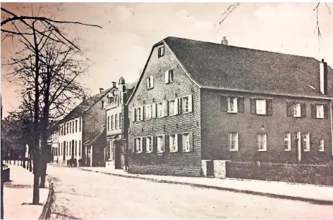  ?? REPRO: M. KUNZE/STADTARCHI­V ?? Der Hof wurde 1786 ganz in Backstein erbaut und strahlt durch seinen Bau Großzügigk­eit aus. Hier lebten wohlhabend­e Leute.