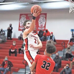  ?? MARK STEWART / MILWAUKEE JOURNAL SENTINEL ?? Sussex Hamilton's Tanner Resch is the area's fifth-leading scorer, averaging a 30.7 points per game.