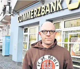 Feuerwehrmann Findet Tote Frau In Bankfiliale Pressreader
