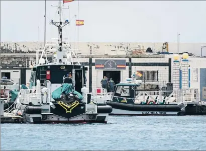  ?? EUROPA PRESS / EP ?? Embarcacio­ns de la Guàrdia Civil atracades al moll de Santa Cruz de Tenerife