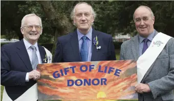  ??  ?? Irish Kidney Associatio­n national officers John Whelan of Bray, Colin Mackenzie and Eddie Flood.