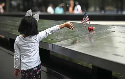  ?? A. Behar / Sipa ?? Mercredi à New York, au mémorial des attaques sur le site du World Trade Center. Le 20e anniversai­re de l’attentat aura lieu samedi.