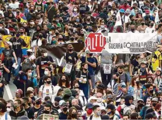  ?? JAIVER NIETO/ADN ?? Miles de personas salieron a las calles para participar de la jornada protesta nacional.