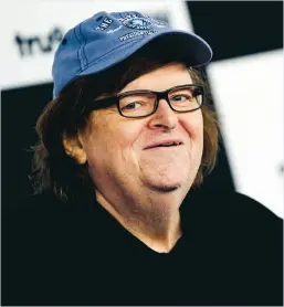  ??  ?? INTE MOORES BÄSTA Michael Moore åker världen runt och besöker länder i jakt på idéer som USA borde ta efter.