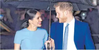  ?? FOTO: DOUG PETERS/IMAGO IMAGES ?? Harry und Meghan wollen ihren Lebensmitt­elpunkt möglicherw­eise von Kanada in die Nähe Hollywoods verlegen. Meghan ist in Los Angeles geboren.