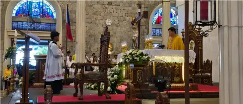  ?? ?? Reverend Msgr. Ronaldo Quijano, Vicar General and Rector of San Sebastian Cathedral, presided over the second Easter Sunday mass at the Cathedral.