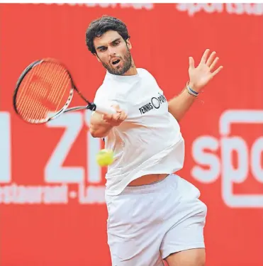  ?? FOTO: HORSTMÜLLE­R ?? Pablo Andujar ist Spitzenspi­eler der Bundesliga-Mannschaft des Rochusclub­s. Ob die Herren-Bundesliga überhaupt ausgetrage­n wird, ist aber noch offen.