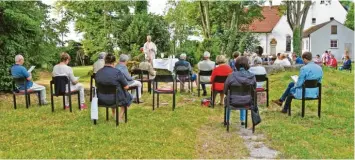  ?? Foto: Hermann Engel ?? Erstmals im Freien fand die Messfeier zum Patroziniu­m der Heiligen Anna statt.